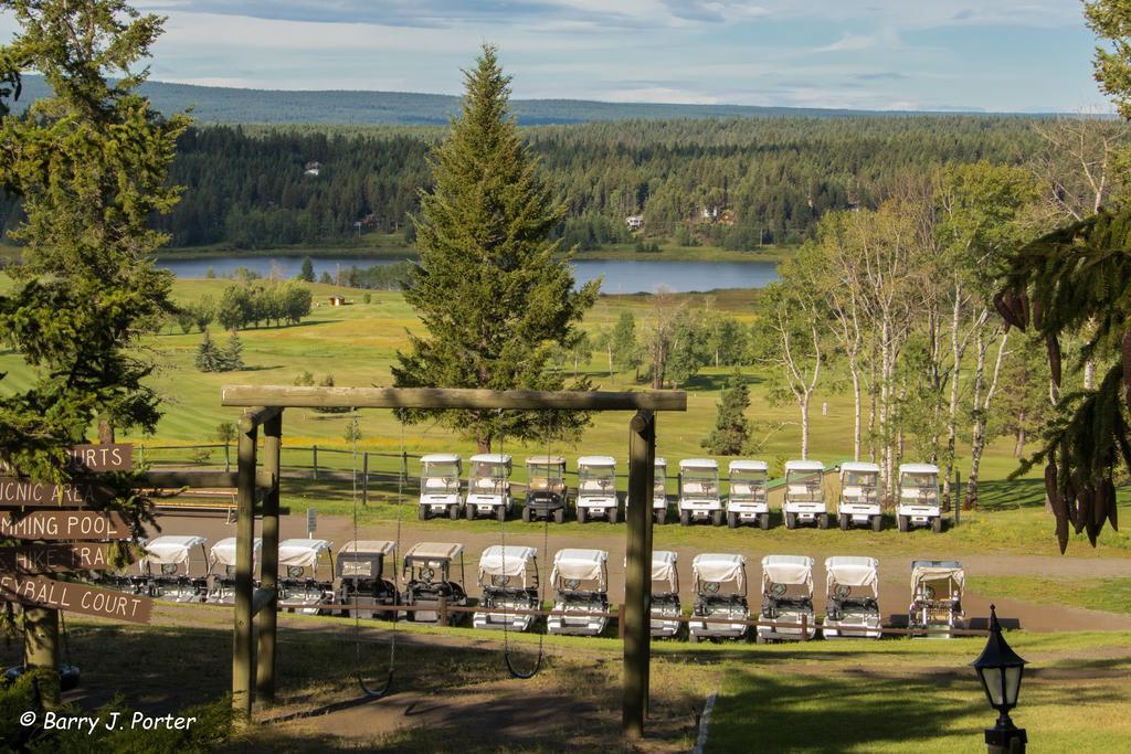 The 108 Golf Resort 108 Mile Ranch Exterior photo